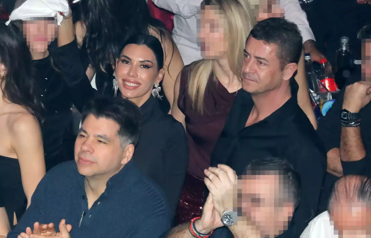 Ο Αντώνης Σρόιτερ στα μπουζούκια 