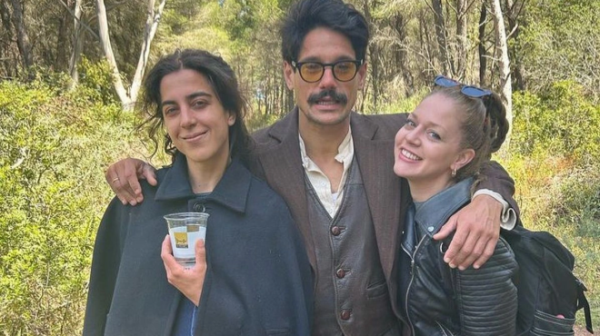 17-klostes-ki-omos-to-spiti-toy-pragmatikoy-kastelani-yparchei-egkataleimmeno-amp-038-anatpichiastiko-amp-8211-pernoysan-kathe-mera-apo-mprosta-gia-na-pane-sto-gyrisma-343976