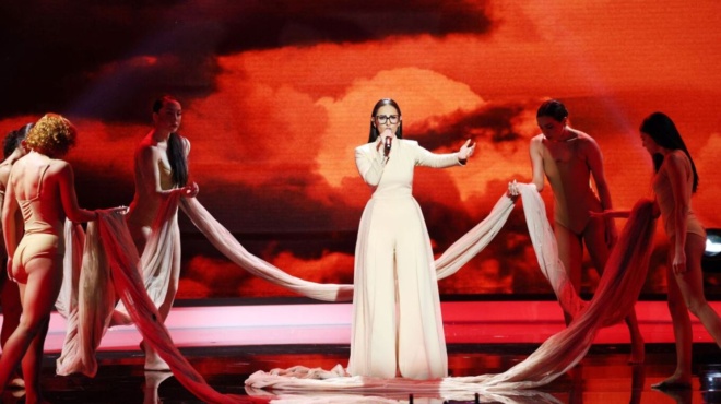 klaydia-i-22chroni-pontia-poy-paei-eurovision-to-the-voice-ti-den-vgazei-pote-apo-pano-tis-amp-038-ti-symvolizei-i-oyra-20-metron-sto-roycho-tis-344261