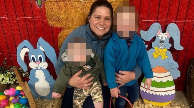 nea-adianoiti-oikogeneiaki-tragodia-amp-8211-pagonei-tin-chora-pateras-skotose-ti-syzygo-kai-ta-dyo-paidia-toys-5-eton-kai-1-etoys-ki-aytoktonise-343146