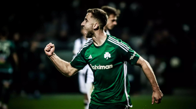 vomva-tora-ston-panathinaiko-parelthon-apo-tin-omada-o-koryfaios-paichtaras-chlomiasan-oi-ekatontades-chiliades-opadoi-toy-347395