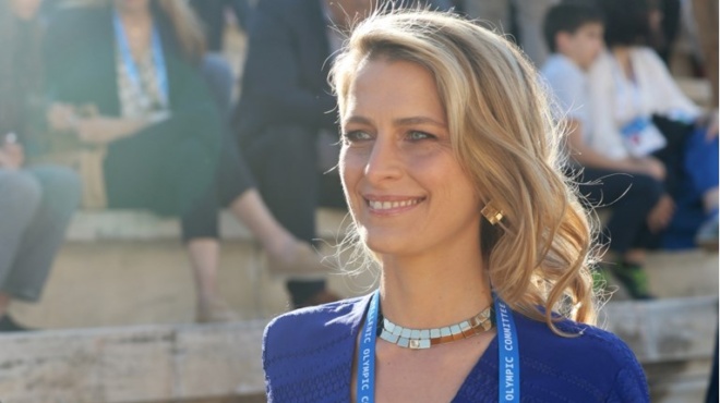 tatiana-mplatnik-i-anartisi-tis-ligo-prin-pantreytoyn-nikolaos-nte-gkres-kai-chrysi-vardinogianni-kai-i-archi-tis-neas-tis-zois-346837