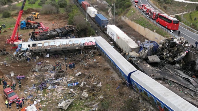 ektakto-apokalypsi-gia-tempi-ston-kado-amp-8220-achriston-amp-8221-vrethike-to-stikaki-me-vinteo-toy-emporikoy-trenoy-349067