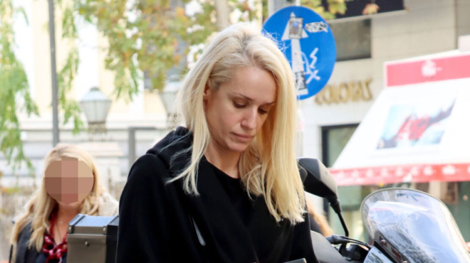 katerina-panagopoyloy-petaxe-ta-kostoymia-vgike-avafi-me-to-apolyto-kolan-kai-afise-afonoys-toys-athinaioys-me-tin-entyposiaki-siloyeta-tis-350319