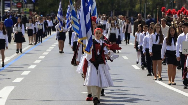 prokaloyn-deos-chamos-simera-me-toys-eyzones-stin-parelasi-360899