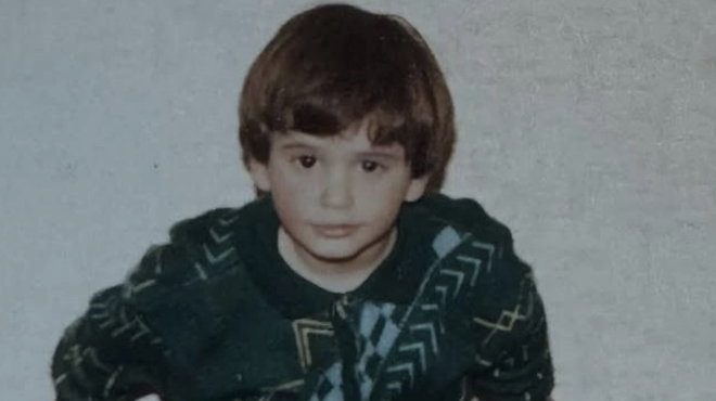 den-ton-anagnorise-kanenas-to-glyko-agopaki-poy-pozarei-sti-fotografia-simera-einai-o-pio-omorfos-ellinas-ithopoios-ton-vlepoyn-kai-lionoyn-oi-gynaikes-360353