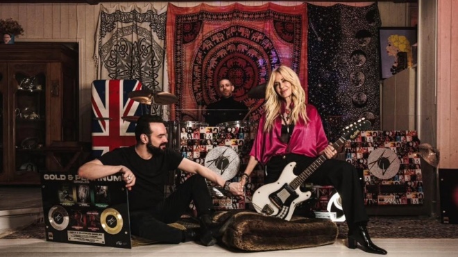 mazi-me-xanthia-pasignosti-67ara-tragoydistria-soysoyro-me-tis-fotografies-toy-pari-kasidokosta-poy-dierreysan-amp-8211-poy-einai-i-tamta-365987