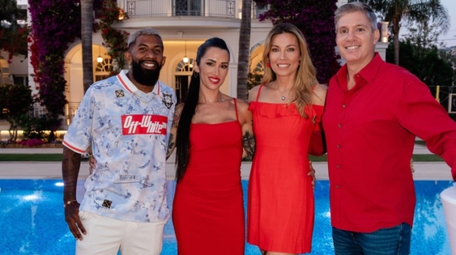 spiti-poy-thymizei-amp-8230-karntasians-chroysala-kai-patitsas-ekanan-parti-stin-polyteli-epayli-toys-sto-elliniko-kai-milame-gia-tin-apolyti-chlidi-379859