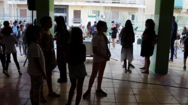 kokkinos-synagermos-amp-8211-kleinoyn-ta-scholeia-meta-apo-ayto-poy-vrethike-379957