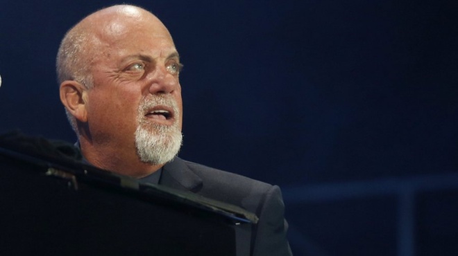 sok-pasignostos-tragoydistis-diagnostike-me-ydrokefalia-amp-8211-akyronei-oles-tis-synaylies-toy-380318