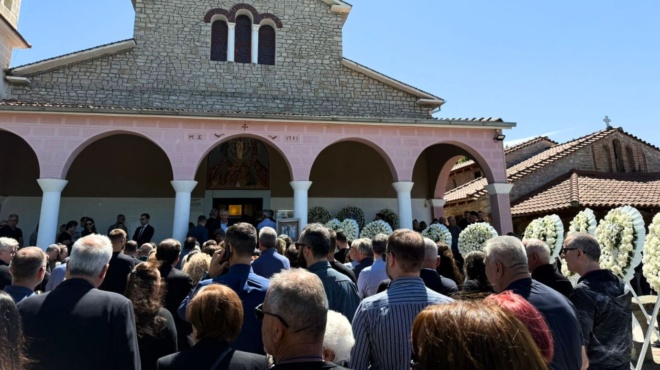 den-prolave-na-ntythei-gampros-amp-8230-moirazan-tis-mpomponieres-toy-gamoy-toy-stin-kideia-toy-stefanoy-poy-pnigike-amp-8211-tragiki-figoyra-i-martha-381349