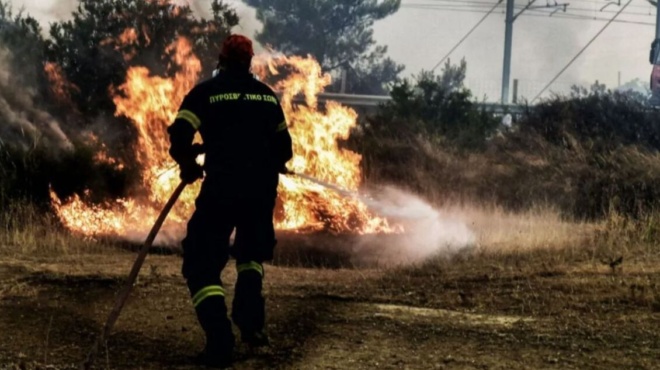 ektakto-synagermos-gia-megali-fotia-megali-prospatheia-na-tin-periorisei-i-pyrosvestiki-amp-8211-oi-protes-plirofories-381908