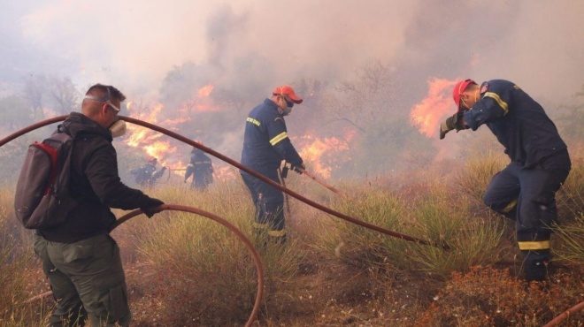 ektakto-tora-amp-8211-fotia-sta-spata-382528