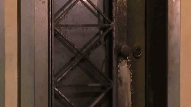 ekrixi-se-polykatoikia-poy-diamenei-voyleytis-tis-nd-377053