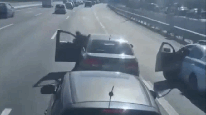 odigos-stamata-to-aytokinito-toy-sti-mesi-toy-kifisoy-gia-apisteyto-logo-378487