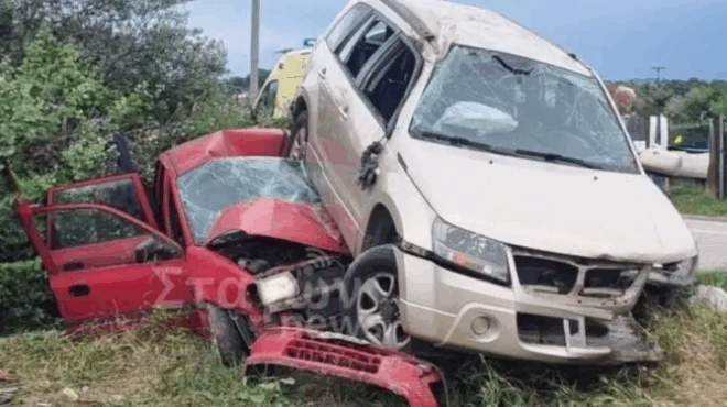 tragodia-aytokinito-kavalise-aytokinito-enas-nekros-se-sfodro-trochaio-foto-382085