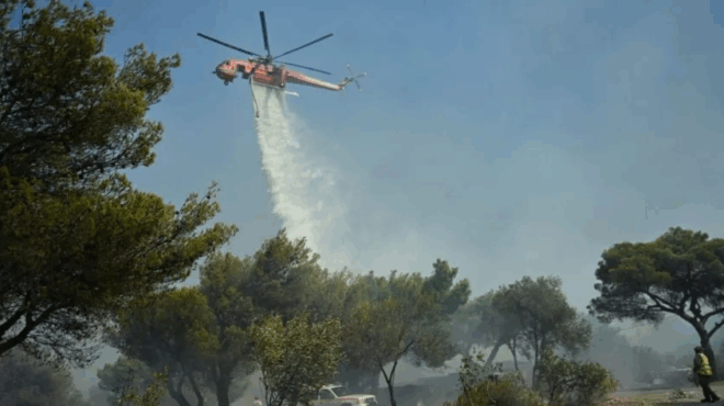 fotia-tora-sto-perama-sikothike-elikoptero-382567