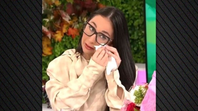 oloi-apotheonoyn-tin-klaydia-eipe-gia-ton-liagka-ta-pio-sosta-logia-kai-apedeixe-to-megaleiodes-ithos-tis-378615