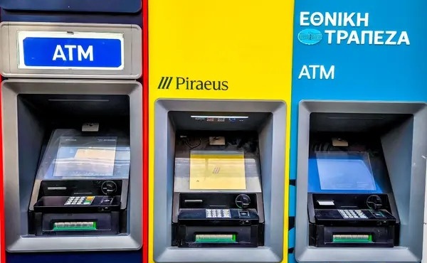katargoyntai-oles-oi-chreostikes-kartes-amp-8211-etsi-tha-travate-lefta-apo-ta-atm-378692