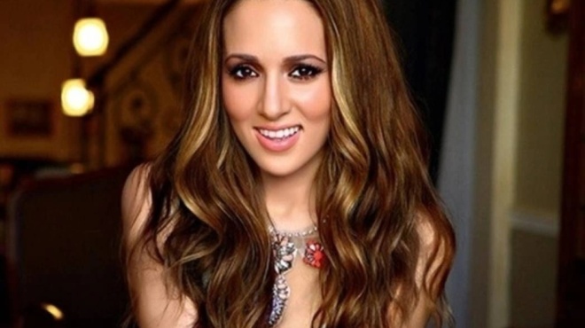 pasignosti-ellinida-den-ithela-na-agkaliaso-tin-kalomoira-otan-xereis-apo-piso-kapoia-pragmata-amp-8230-ego-panta-sti-zoi-moy-leo-alitheia-378710