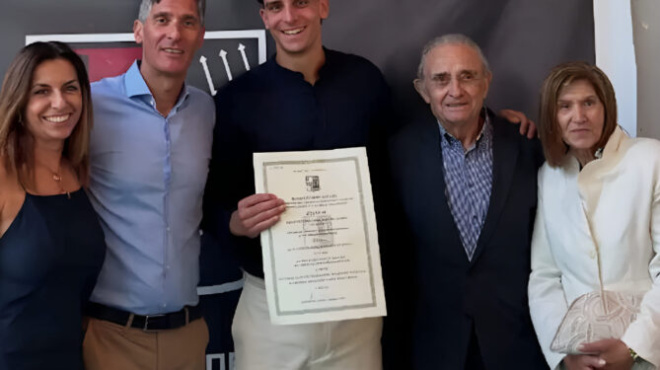 o-konstantis-tzolakis-pire-to-ptychio-toy-meta-to-ntampl-me-ton-olympiako-378767