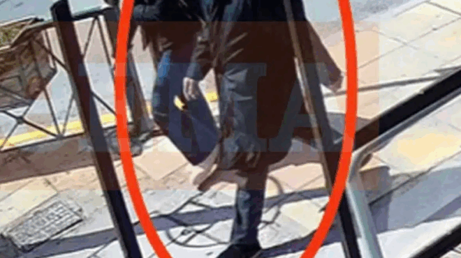 aytos-einai-o-drakos-poy-foraei-kamparntina-kai-kynigaei-anilikes-sto-maroysi-373395