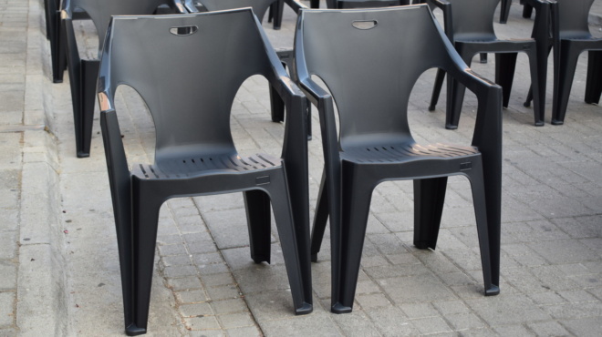 magiki-syntagi-yparchoyn-stin-koyzina-soy-2-ylika-poy-an-ta-tripseis-pano-stis-plastikes-karekles-ginontai-amp-8230-kainoyrgies-381317