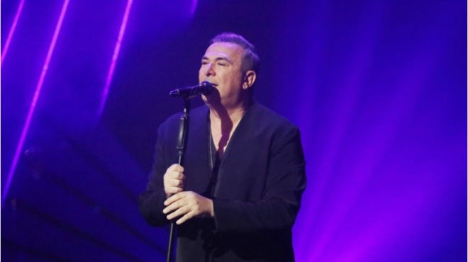 emeine-misos-echei-chasei-apo-pano-toy-20-kila-agnoristos-o-antonis-remos-me-neo-soma-kai-entelos-allo-stil-amp-8230-tromazeis-na-ton-gnoriseis-381939