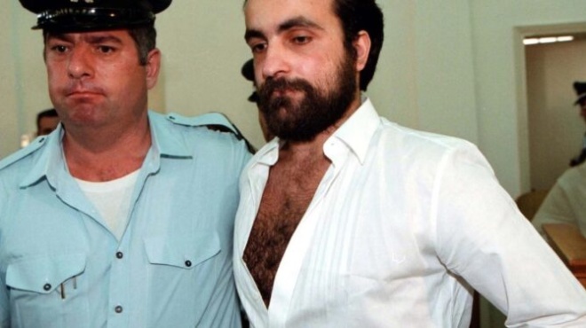 to-egklima-toy-aiona-sti-thaso-o-kanivalos-toy-nisioy-xeklirise-oli-toy-tin-oikogeneia-378822