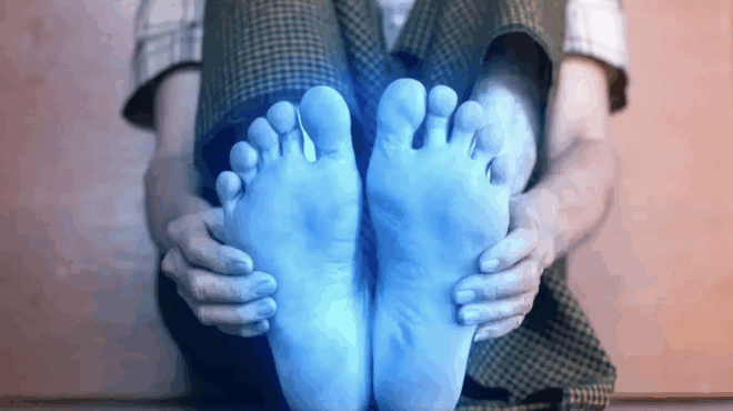 6-logoi-gia-toys-opoioys-ta-podia-sas-einai-krya-378395