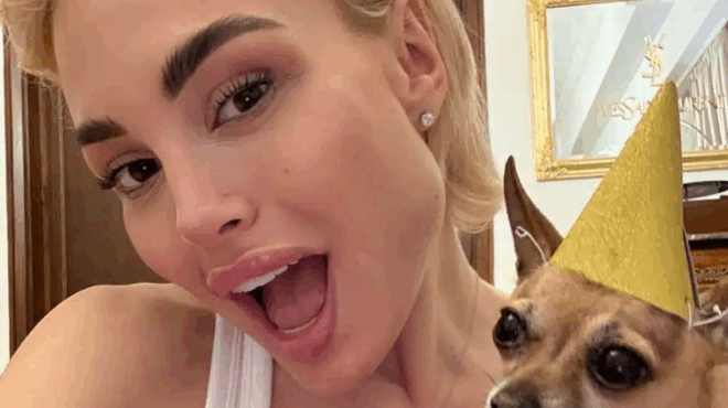 alexandra-panagiotaroy-giortase-ta-genethlia-toy-agapimenoy-tis-skyloy-me-mia-tryferi-anartisi-7-magika-chronia-mazi-soy-373326