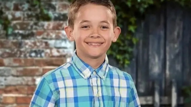 to-mikrovio-poy-tryponei-ston-egkefalo-8chronos-pethane-mesa-se-liges-ores-apo-thanatifora-loimoxi-382221