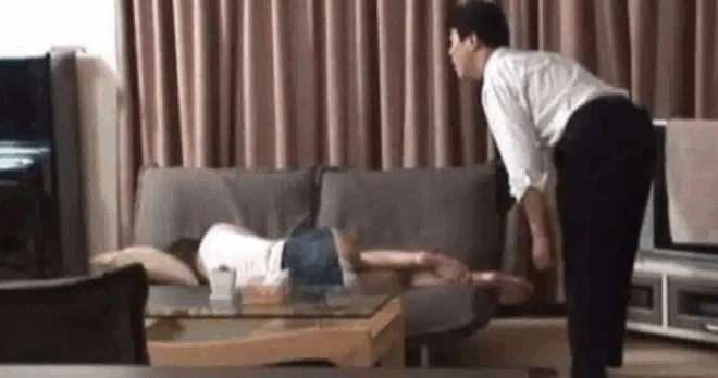 tin-evgale-o-pateras-tis-gia-poto-kai-tin-gyrise-lioma-otan-to-proi-katalave-ti-pragmatika-tis-eiche-kanei-xespase-se-dakrya-381154