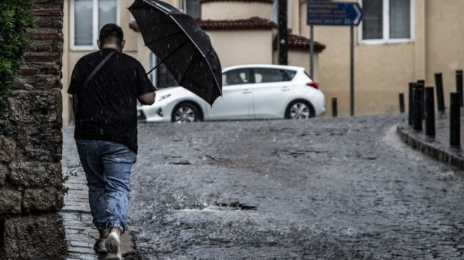 kakokairia-ines-epideinosi-apo-to-vrady-tis-pemptis-erchontai-vroches-kataigides-kai-ischyroi-anemoi-377391