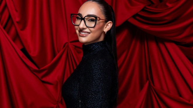 klavdia-to-vary-parelthon-poy-koyvala-amp-8211-ti-kryvei-i-23chroni-piso-apo-to-chamogelo-tis-377809