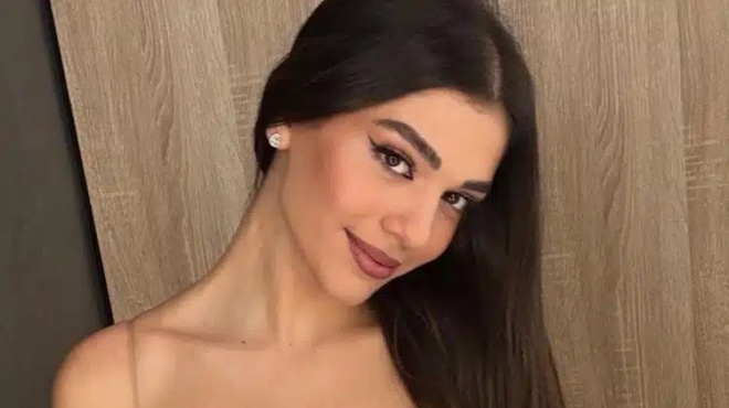 melina-nikola-di-ayto-einai-to-yperpolyteles-aroma-poy-fora-kathe-mera-kai-tpelainei-toys-antres-me-to-perasma-tis-379526