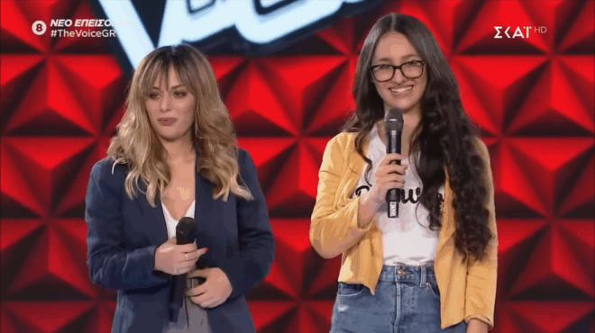 tha-meineis-amp-8230-me-to-stoma-anoichto-an-akoyseis-tin-aderfi-tis-klaydias-na-tragoydaei-amp-8211-chamos-me-ta-vinteo-tis-marias-sto-tik-tok-378629