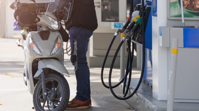 to-pio-akrivo-pratirio-venzinis-stin-attiki-amp-8211-poioi-odigoi-plironoyn-ta-pio-polla-389106