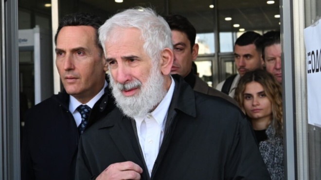 salos-sti-diki-toy-petroy-filippidi-molis-egine-i-eisaggeliki-protasi-amp-8211-ayto-proteine-o-eisaggeleas-389164