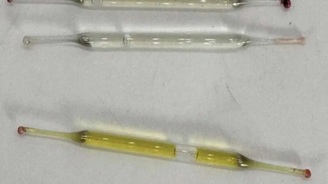 ti-einai-ayto-to-vrika-kato-apo-ton-niptira-oy-mpanioy-kata-ti-diarkeia-tis-anakainisis-389307