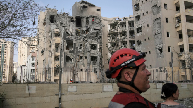 ektakti-eidisi-amp-8211-ektoxeyei-pyrayloys-to-iran-amp-8211-trechoyn-oloi-sta-katafygia-389378