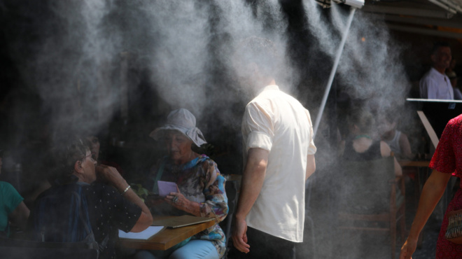 emeinan-me-avoichto-to-stoma-oi-meteorologoi-erchetai-akpaios-kaysovas-oi-kokkives-perioches-389630