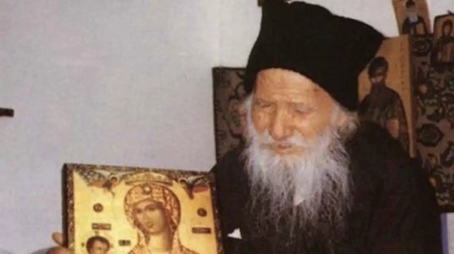 agios-porfyrios-den-moy-aresei-na-profiteyo-alla-tha-sas-po-mia-profiteia-390098