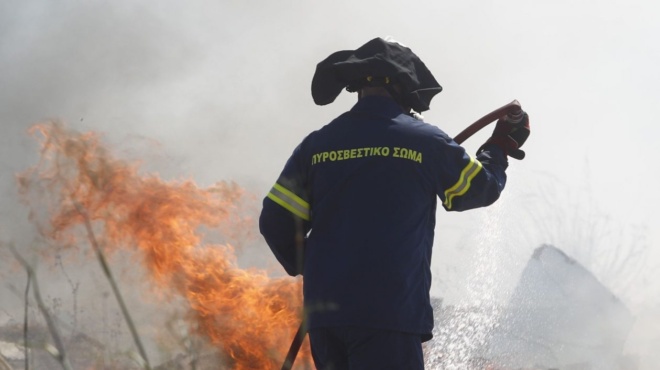 kokkinos-synagermos-tora-nea-fotia-tora-stin-chora-mas-dinoyn-machi-xana-oi-pyrosvestes-petane-elikoptera-390723