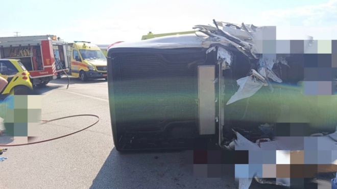 thrinos-tora-stin-chora-mas-amp-8211-nekroi-pateras-kai-gios-skines-archaias-tragodias-390726