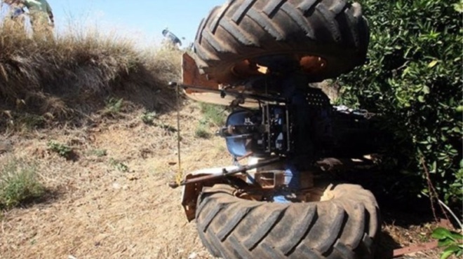 nea-oikogeneiaki-tragodia-eide-ton-xaderfo-toy-na-skotonetai-kai-na-peftei-nekros-mprosta-toy-tin-ora-poy-mazeyan-kerasia-383460