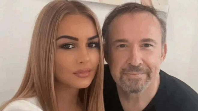 chamogelaei-apo-psila-i-aliki-matheytike-to-eycharisto-gia-gianni-papamichail-kai-eleni-koltzi-ena-chrono-meta-ton-gamo-amp-8211-oloi-toys-eychontai-384216