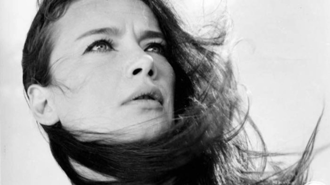 tzeni-karezi-i-spania-eikona-poy-travichtike-ligoys-mines-prin-apo-ton-thanato-tis-385552