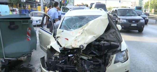 tragodia-stin-leoforo-poseidonos-amp-8211-nekri-mia-dimotiki-ypallilos-aporrimatoforoy-384188