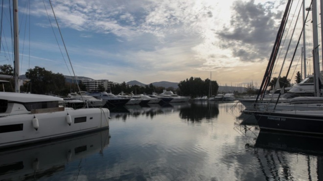 terastia-anatropi-stin-tragodia-ston-alimo-amp-8211-gi-amp-8217-ayto-karfose-machairi-stin-kardia-toy-o-naytikos-amp-8211-oli-i-alitheia-385835